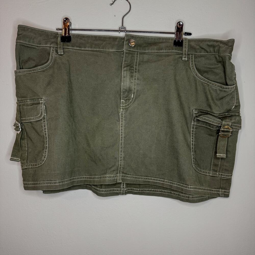Wild Fable Olive Green Cargo Mini Skirt Utility Pockets Stretch Size 16